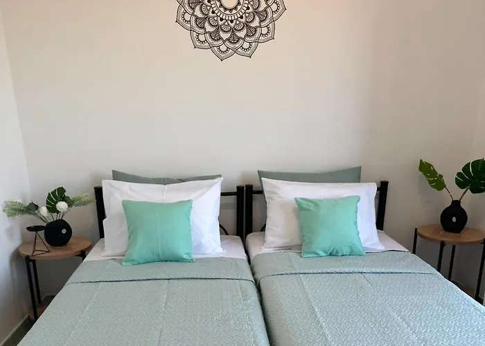 Sofia's Bella Vista Pagoi