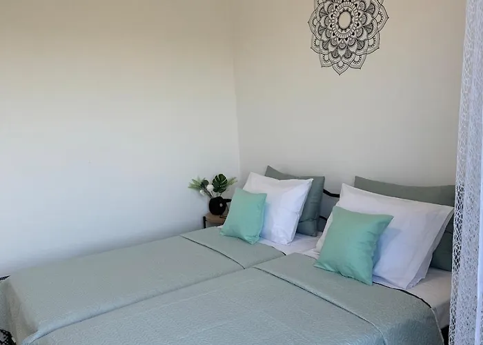 Sofia's Bella Vista Pagoi * آغيوس غيوريوس باغون
