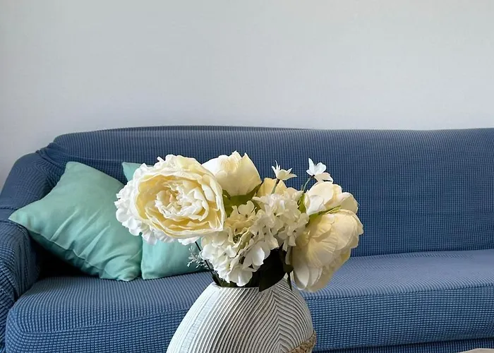Sofia's Bella Vista Pagoi آغيوس غيوريوس باغون