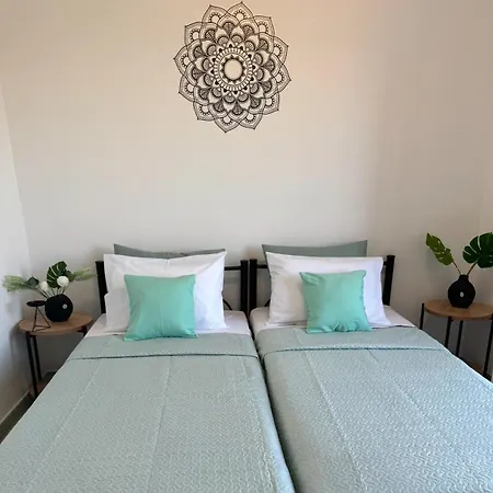 Sofia's Bella Vista Pagoi