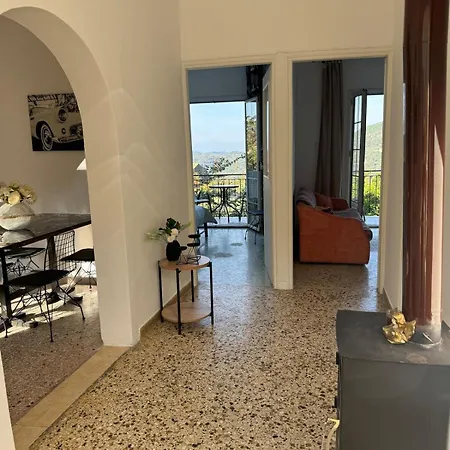 Sofia's Bella Vista Pagoi آغيوس غيوريوس باغون