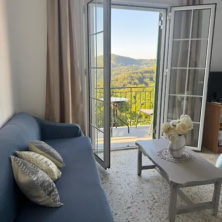 Sofia's Bella Vista Pagoi * Agios Georgios Pagon