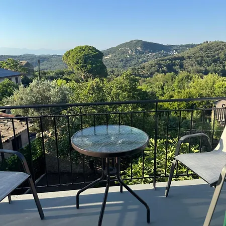 Sofia's Bella Vista Pagoi Apartment *