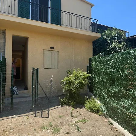 Sofia's Bella Vista Pagoi