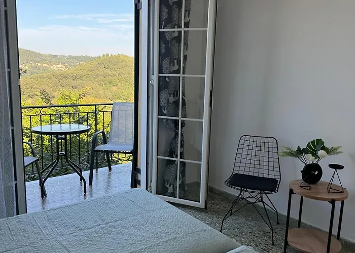 Sofia's Bella Vista Pagoi * Агиос-Георгиос-Пагон