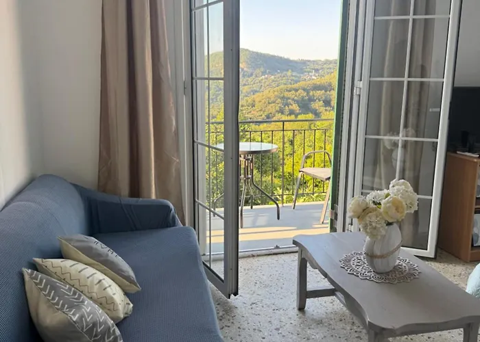 Sofia's Bella Vista Pagoi * Агиос-Георгиос-Пагон