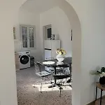 Sofia's Bella Vista Pagoi