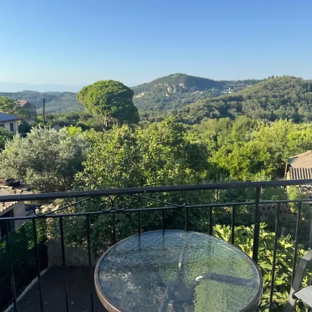 Sofia's Bella Vista Pagoi